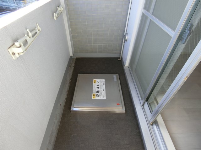 バルコニー　他のお部屋の参考写真となります。
