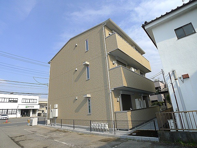 建物外観　ヴィラ登戸のご紹介は住まいの窓口　アソシエへお任せ下さい。