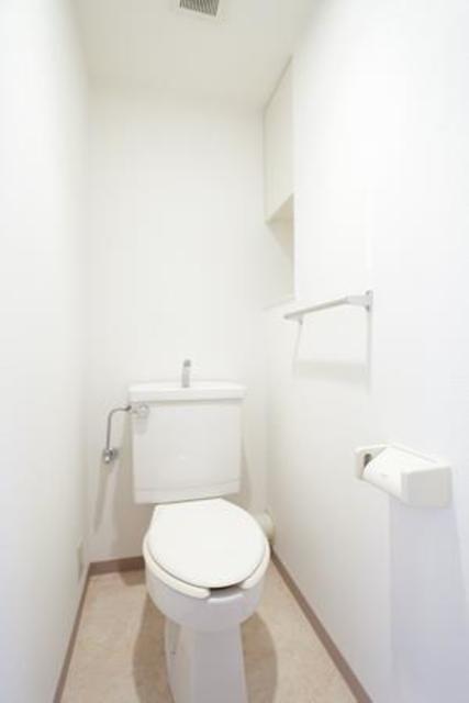 トイレ　※写真は同タイプ住戸です。