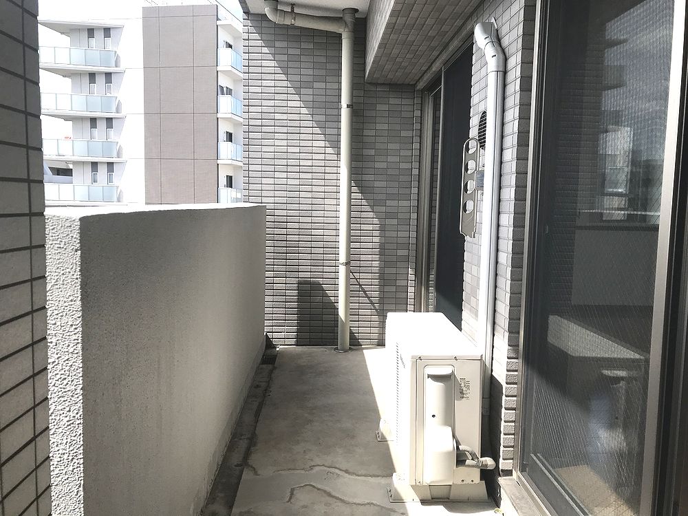 バルコニー　※別部屋の参考写真となります。