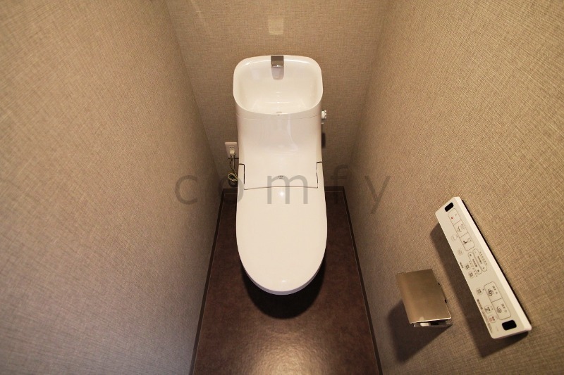 トイレ　ウォシュレット付き