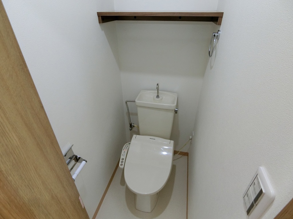 トイレ　癖になるウォシュレット完備