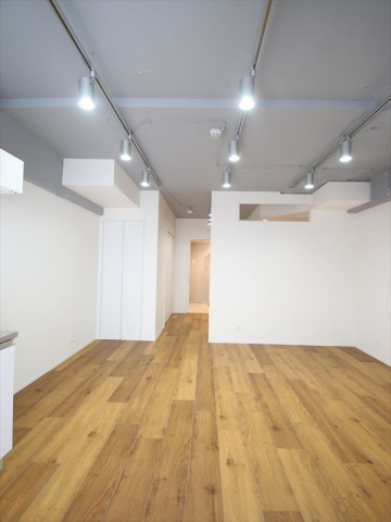 居室・リビング　11.3帖リビング　エアコン完備