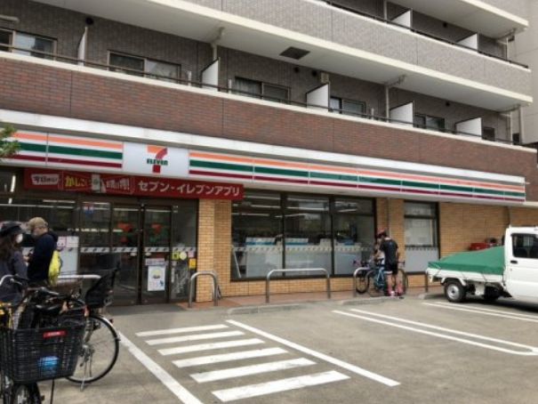 コンビニ　セブンイレブン北区岩淵店（コンビニ）まで209m