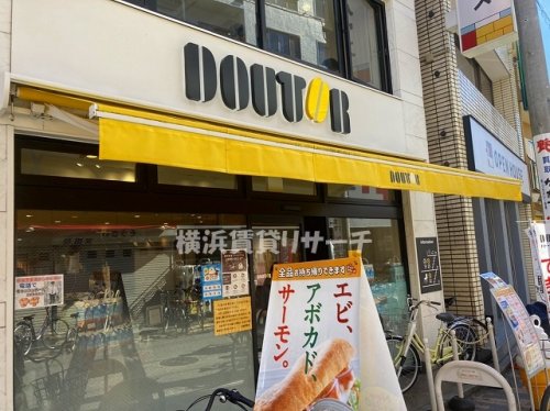 飲食店　ドトールコーヒーショップ（飲食店）まで702m