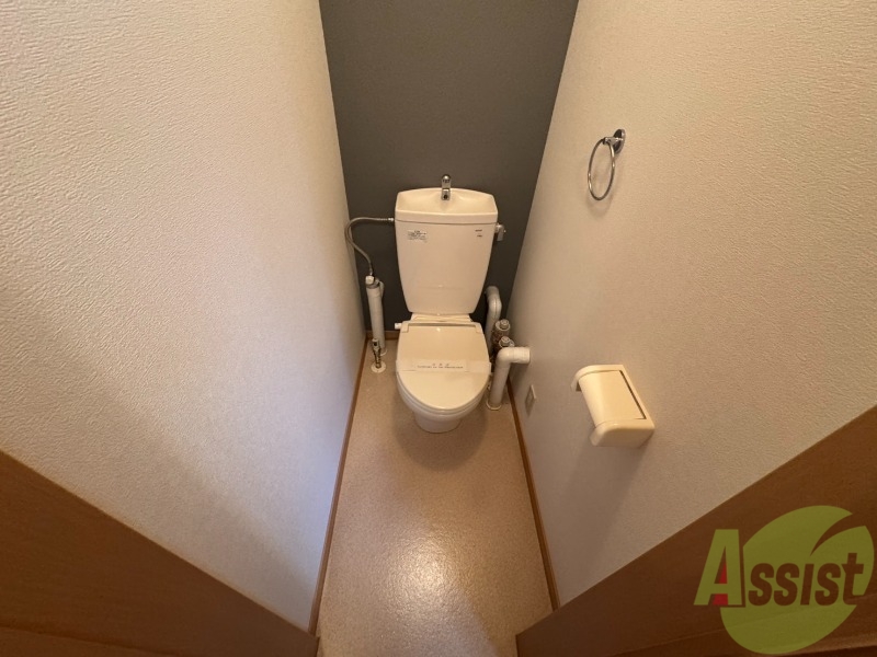 トイレ　こちらはトイレです。清潔感があり、安心して使用できます。