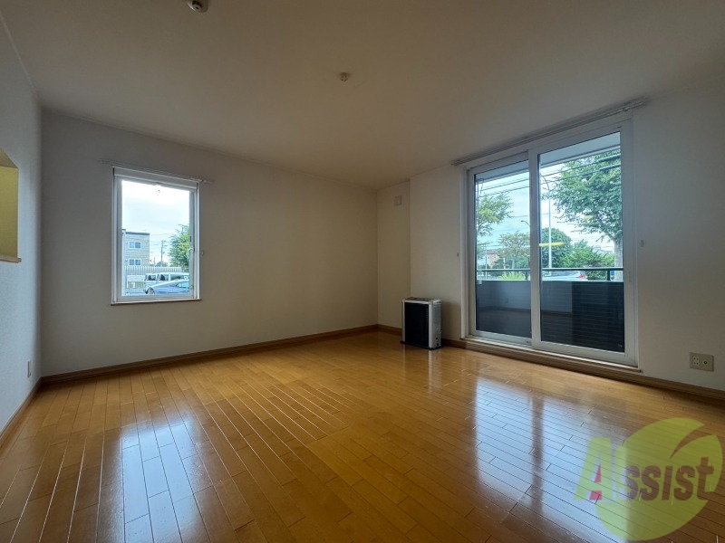 居室・リビング　広くてキレイなお部屋が広がっていて、充実した生活が送れそう。