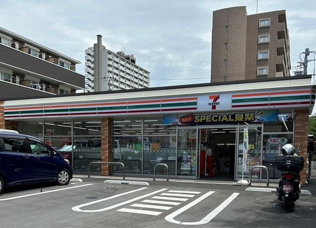 コンビニ　セブンイレブン（コンビニ）まで450m