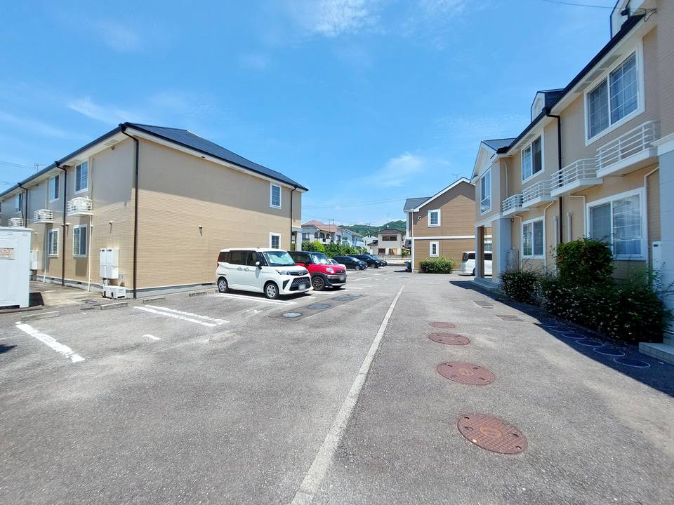 駐車場　駐車場