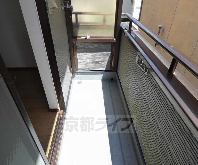 バルコニー　広々としたバルコニーです。