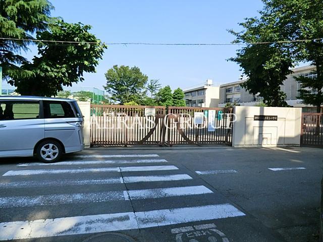 小学校　調布市立富士見台小学校（小学校）まで656m