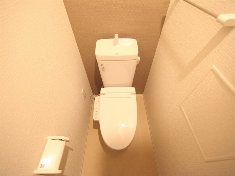 トイレ　温水洗浄暖房便座付トイレ