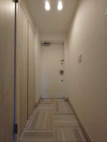 玄関　※参考写真です。似た間取りの別部屋になります。