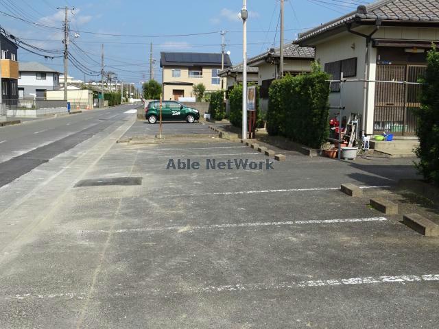 駐車場　駐車場