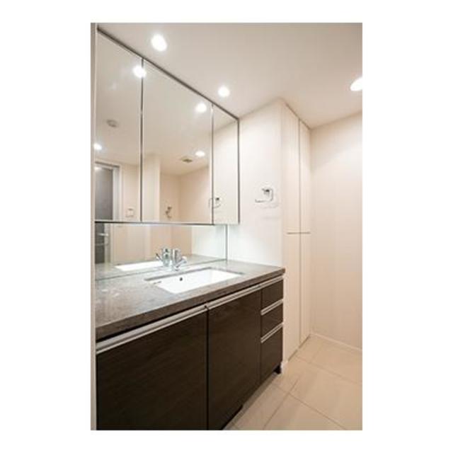 洗面設備　※写真は同タイプ住戸です。