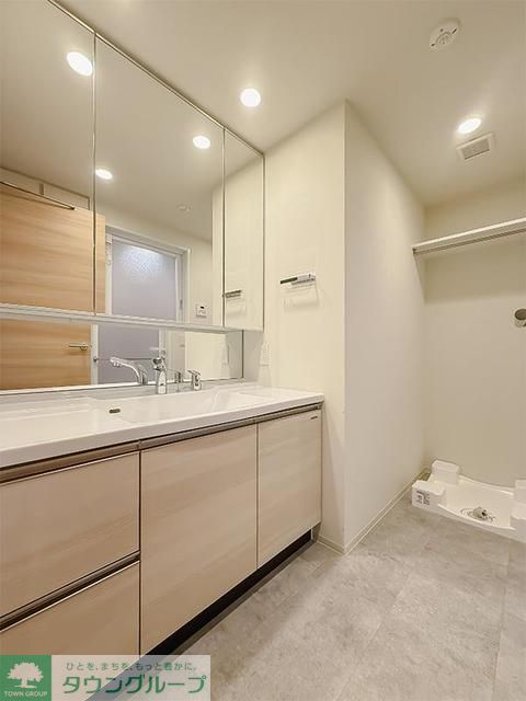 洗面設備　※写真は同タイプ住戸です。