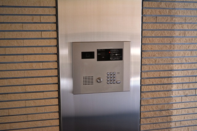 セキュリティ　玄関にはオートロック設置してあります☆