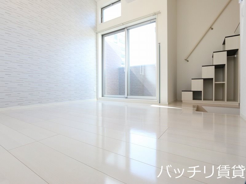 バルコニー　同型タイプの為、現状を優先致します。