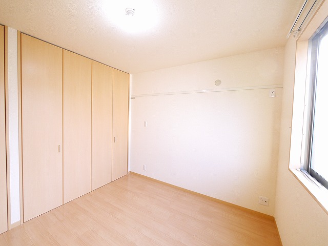 その他部屋・スペース　広々とした洋室です