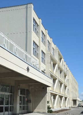中学校　札幌市立北都中学校（中学校）まで1496m