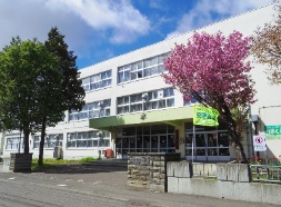 小学校　札幌市立北都小学校（小学校）まで386m