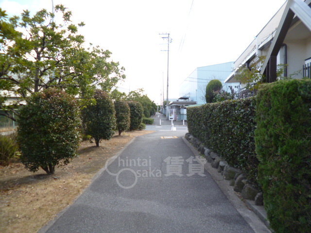 その他　ローソンストア100　摂津鳥飼本町店（その他）まで875m