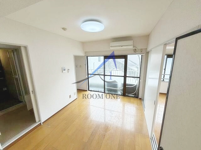 居室・リビング　洋室のお部屋です。