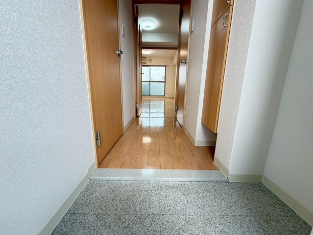 玄関　詳細は、RISUMO江坂本店までお問合せください♪