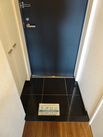 玄関　ラグジュアリーアパートメント横浜黄金町