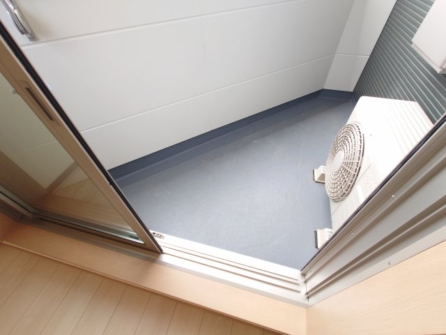 バルコニー　バルコニーからの眺めを楽しみながら食事をしませんか
