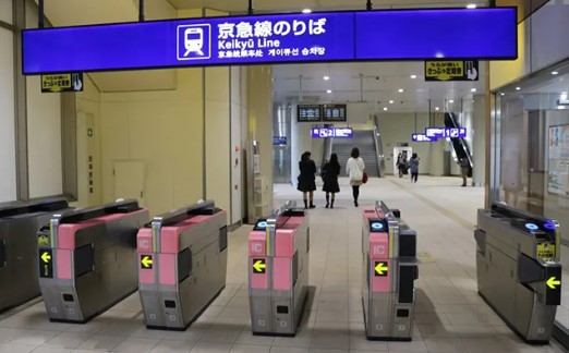 コンビニ　セブンイレブン（コンビニ）まで435m