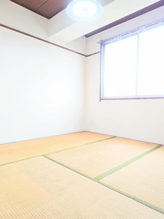 居室・リビング　角部屋・2階以上☆