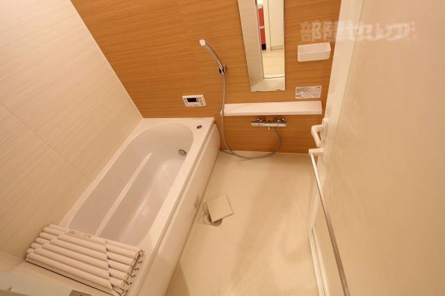 バス・シャワールーム　追い焚き・浴室乾燥機能付きです。