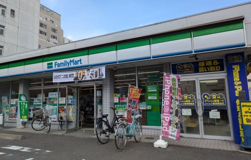 コンビニ　ファミリーマート新岐阜駅北口（コンビニ）まで313m