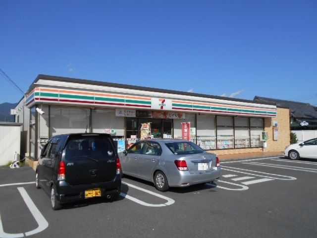 コンビニ　セブン‐イレブン 開成町円通寺店（コンビニ）まで560m