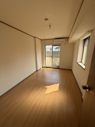 居室・リビング　角部屋・2面採光