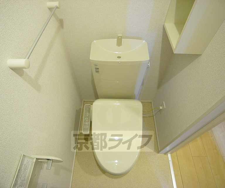 トイレ　ウォシュレット付きです。