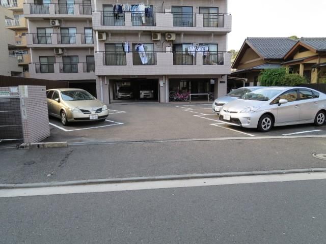 駐車場　☆駐車場☆