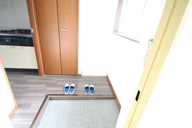 玄関　※他部屋の画像です