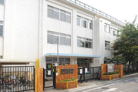 小学校　豊島区立椎名町小学校（小学校）まで291m