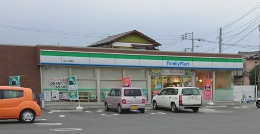 コンビニ　ファミリーマート（コンビニ）まで515m