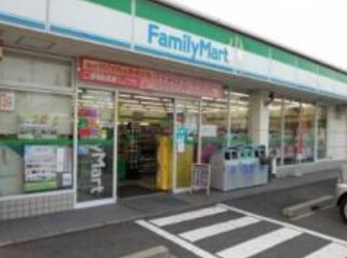 コンビニ　ファミリーマート 名古屋平中町店（コンビニ）まで440m