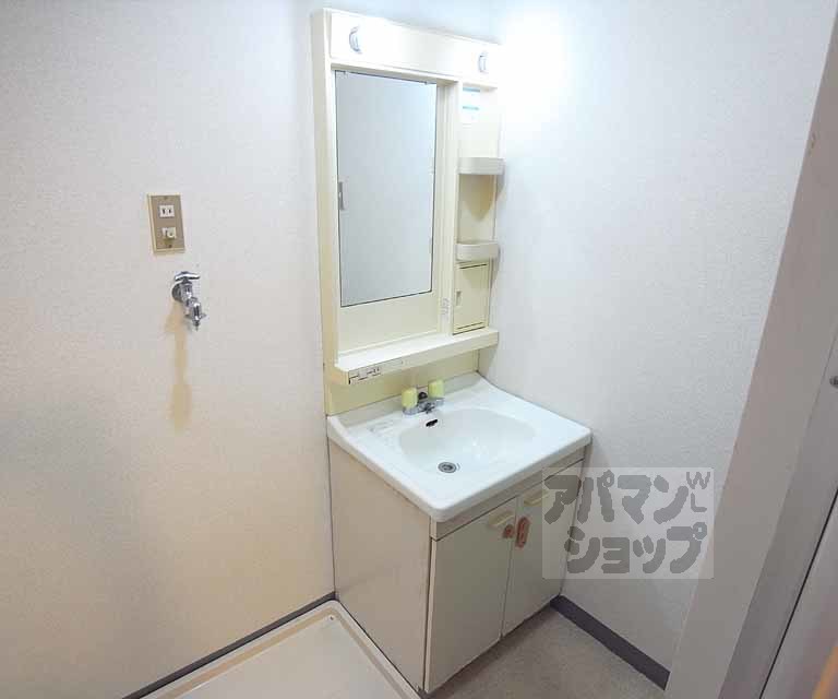洗面設備　独立洗面台です。