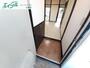 玄関　同物件別部屋の写真