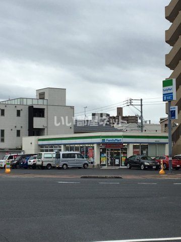 コンビニ　ファミリーマート 段原日出町店（コンビニ）まで412m