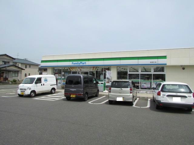 コンビニ　ファミリーマート新津荻川店（コンビニ）まで844m