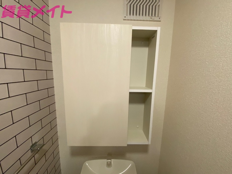収納　同型参考写真