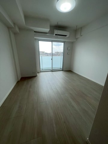 居室・リビング　こちらの居間で趣味の時間をお楽しみください