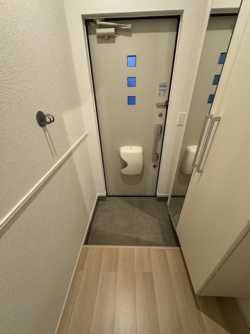 玄関　※同ハウスメーカー同シリーズ（参考イメージ）