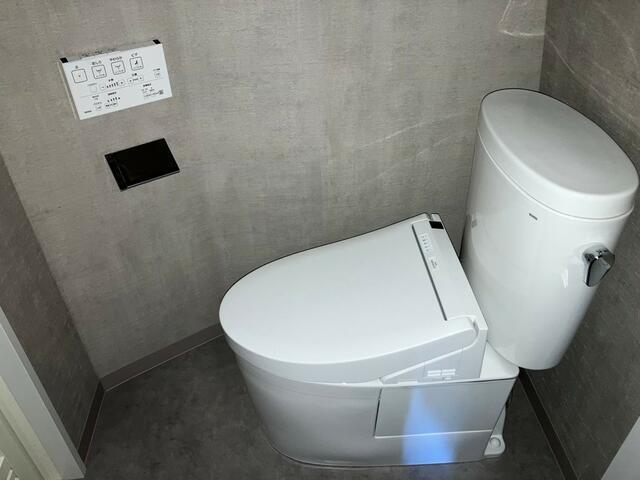 トイレ　別部屋写真参照